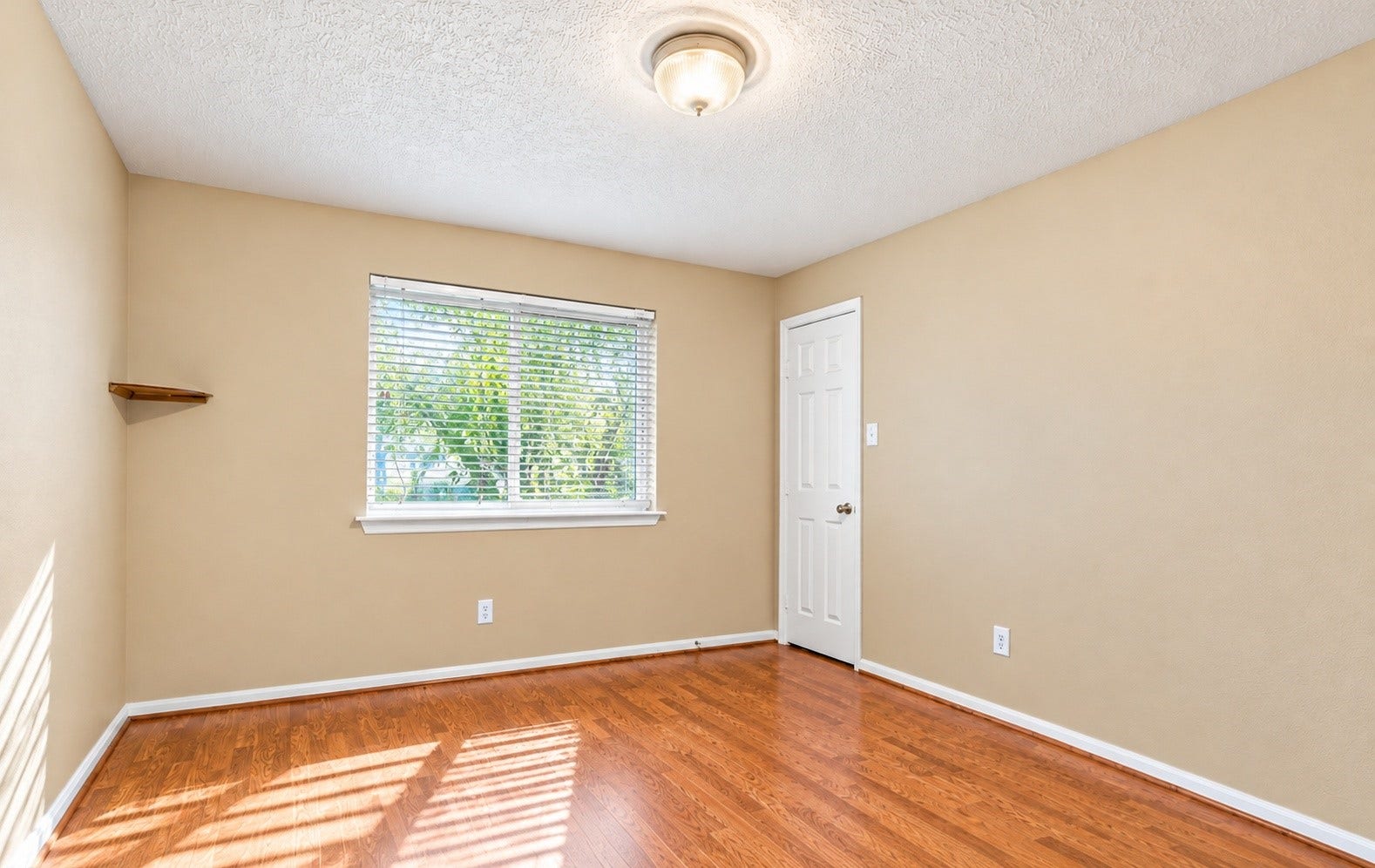 1915 Shining Stream Lane, Richmond, TX 77406