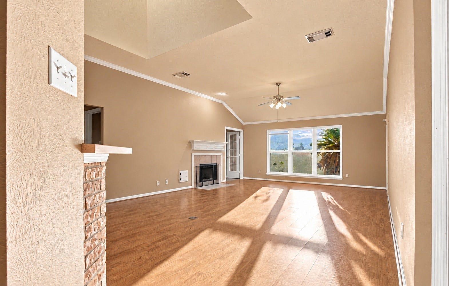 1915 Shining Stream Lane, Richmond, TX 77406