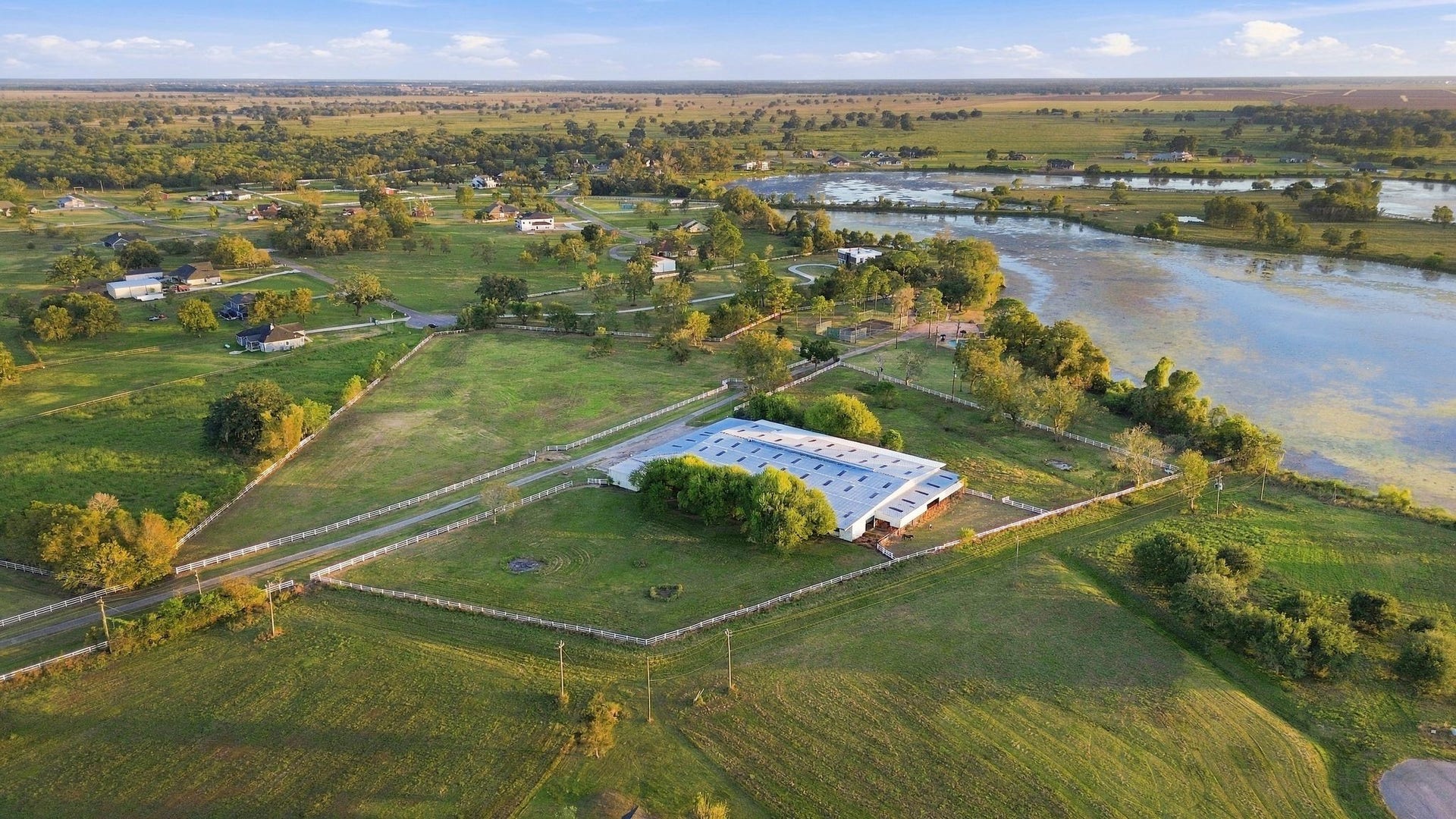 2935 W FM 1462, Rosharon, TX 77583