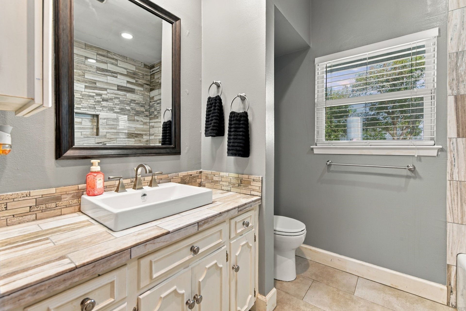 2935 W FM 1462, Rosharon, TX 77583