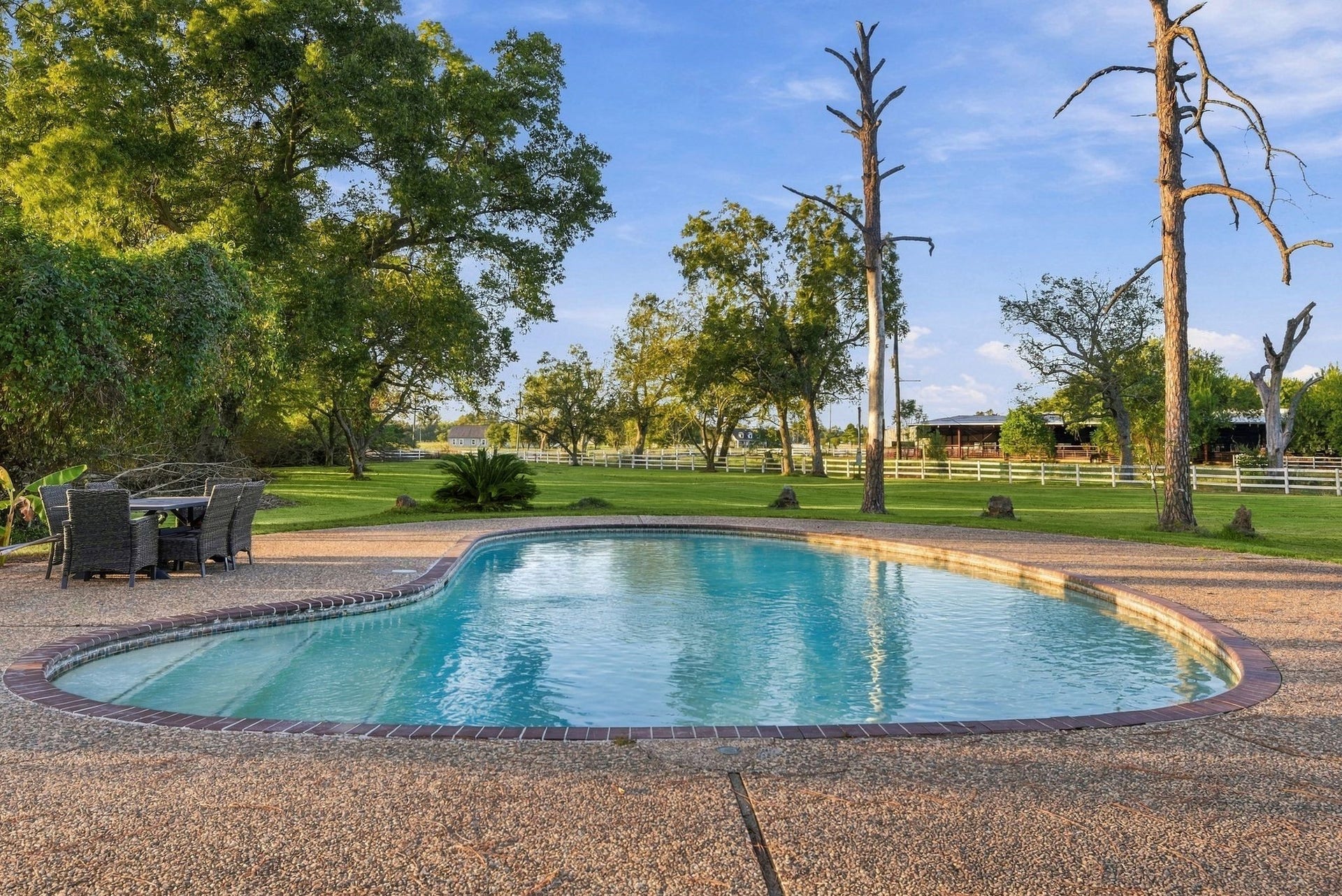 2935 W FM 1462, Rosharon, TX 77583