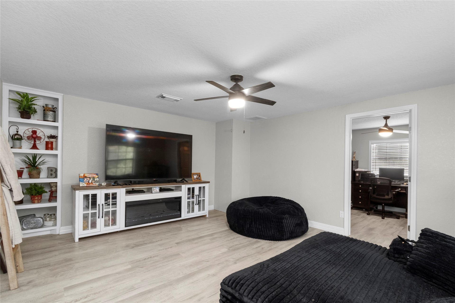17251 County Road 945d, Brazoria, TX 77422 17251 County Road 945d, Brazoria, TX 77422