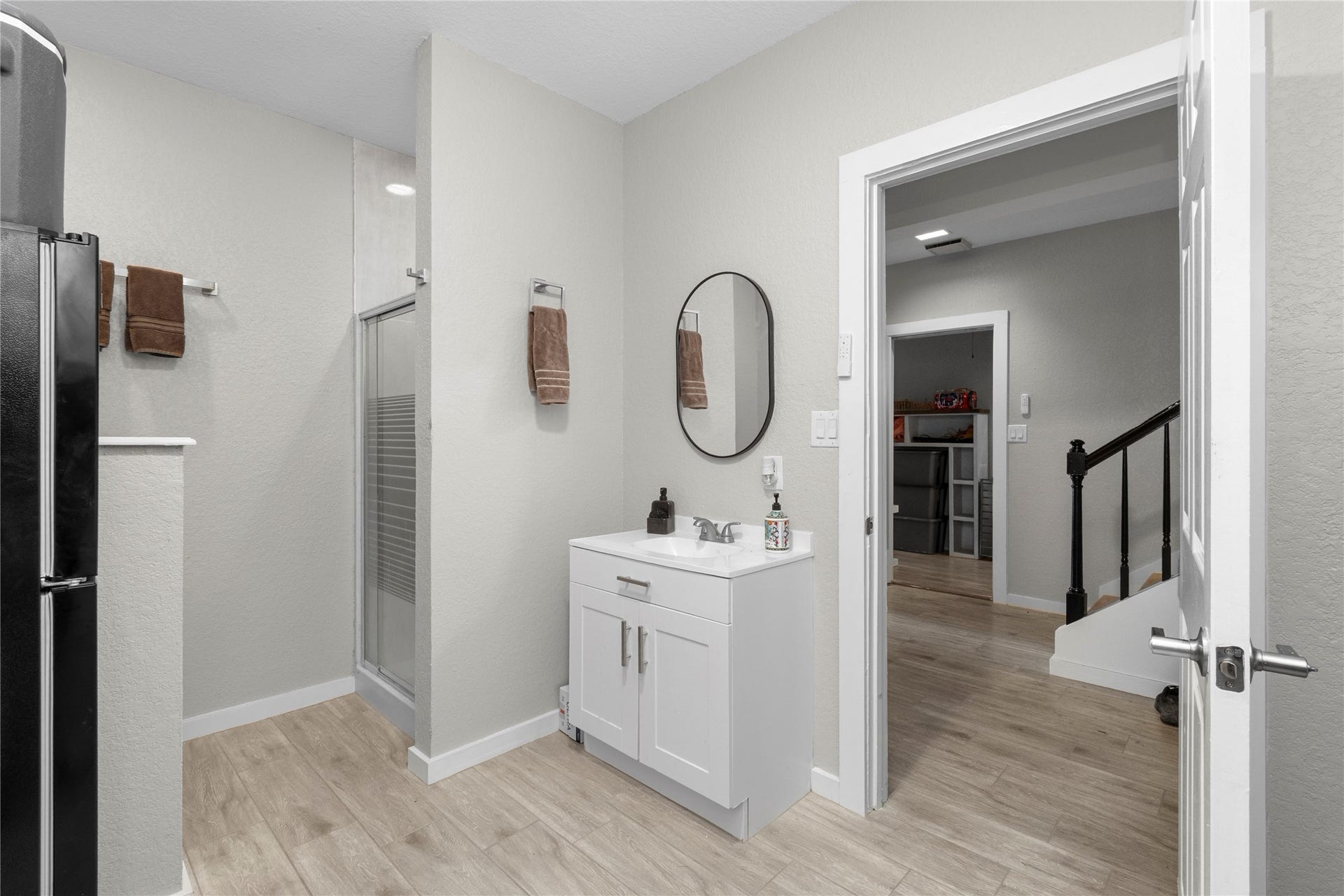 17251 County Road 945d, Brazoria, TX 77422 Downstair Bath