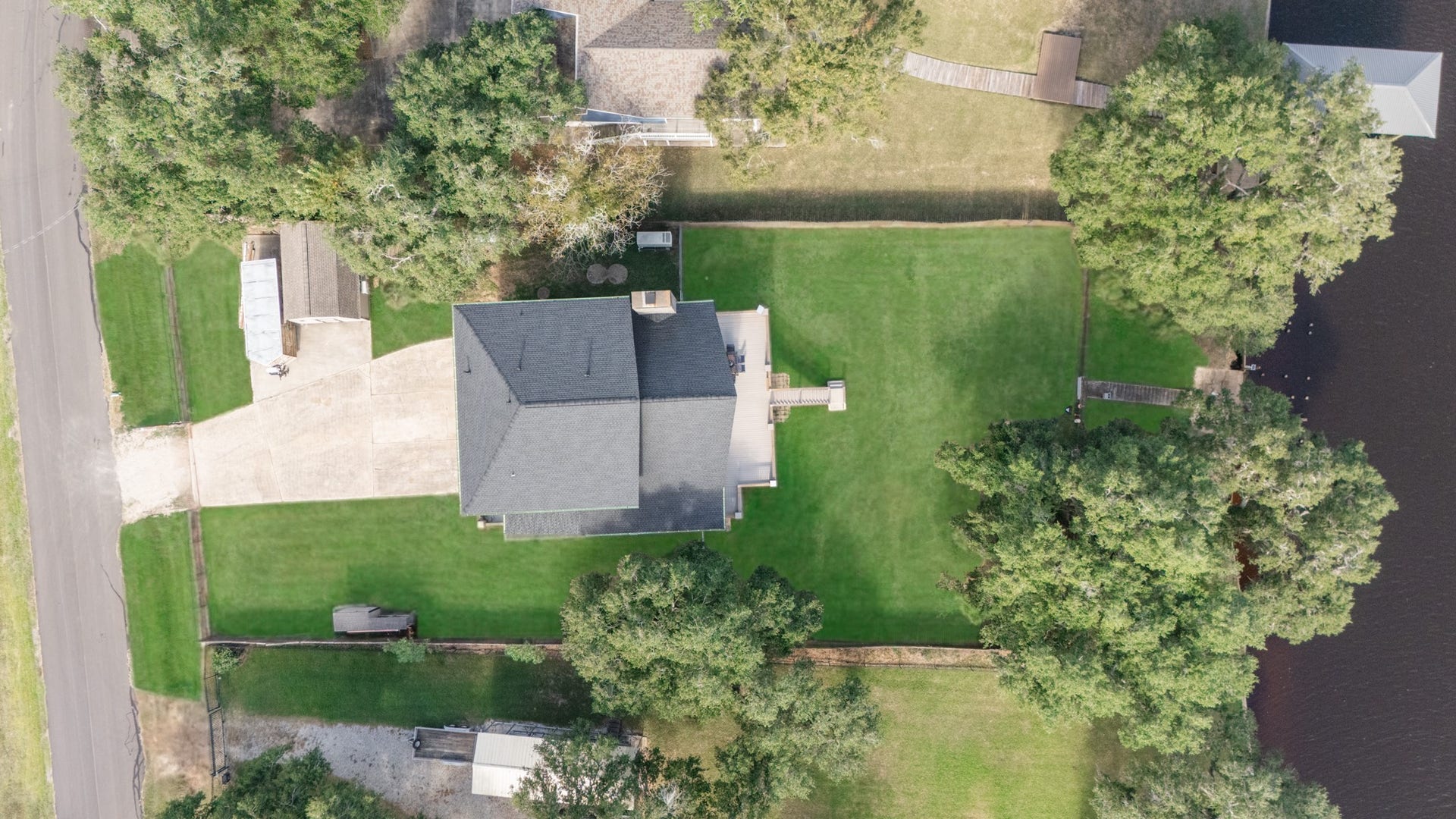 17251 County Road 945d, Brazoria, TX 77422 17251 County Road 945d, Brazoria, TX 77422