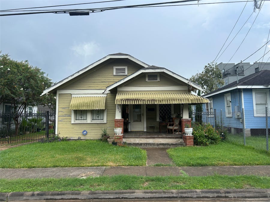 Property photo for 3618 Mcilhenny Street, Houston, TX