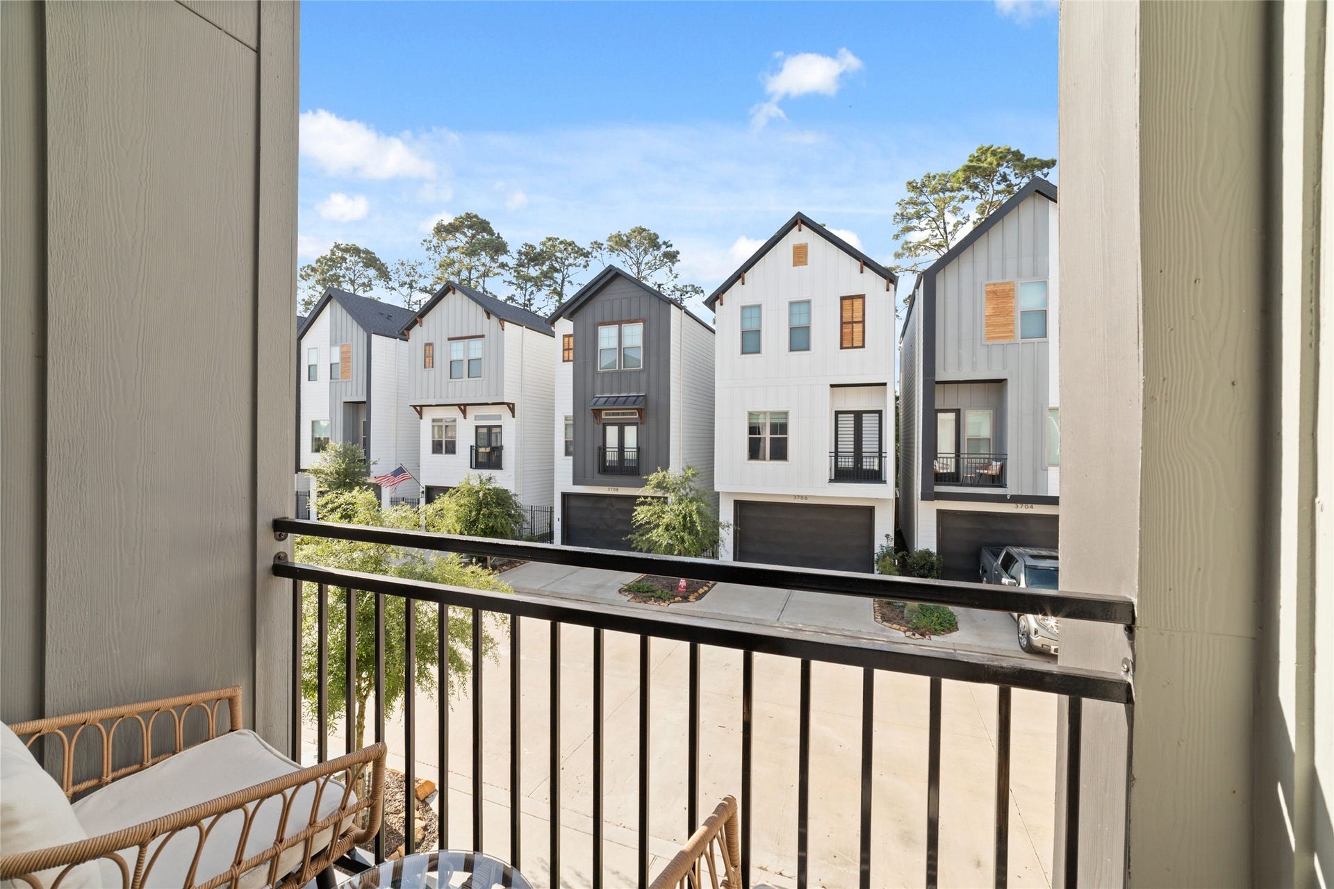 3705 Creekmont Green Lane, Houston, TX 77091 3705 Creekmont Green Lane, Houston, TX 77091