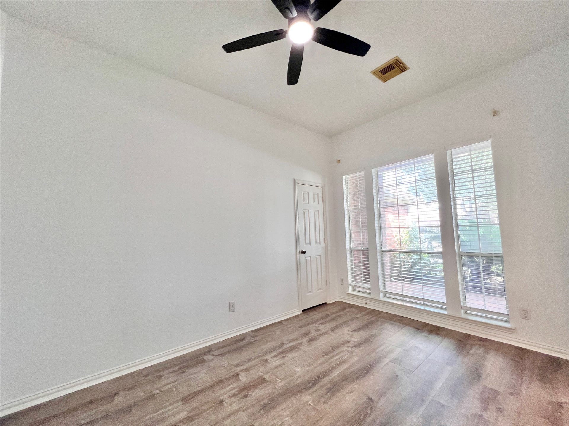 15915 Misty Heath Lane, Houston, TX 77084 4th Bedroom has tall windows over looking to Front Porch