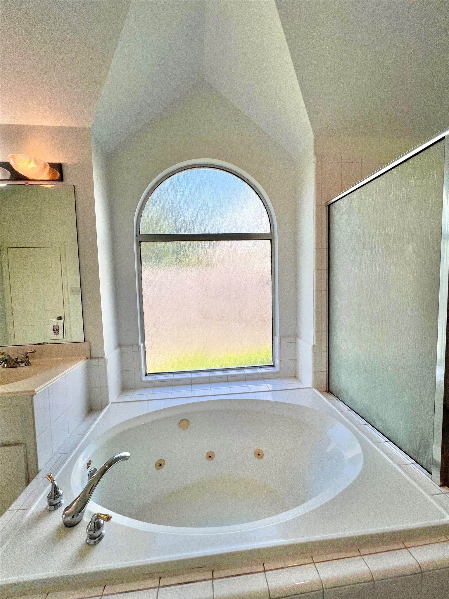 15915 Misty Heath Lane, Houston, TX 77084 Primary bath with seprate shower