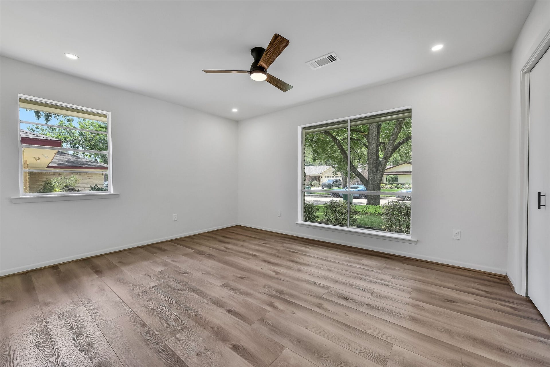 1617 Wavecrest Lane, Houston, TX 77062 Bedroom 2