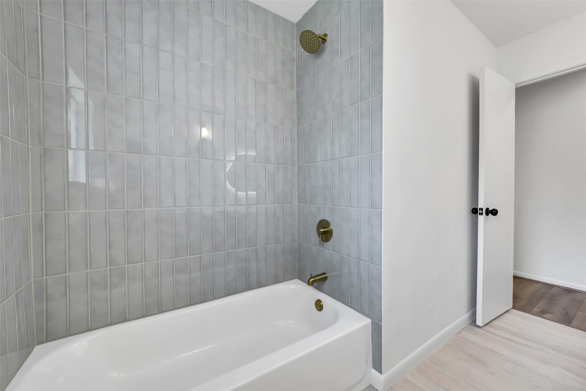 1617 Wavecrest Lane, Houston, TX 77062 1617 Wavecrest Lane, Houston, TX 77062