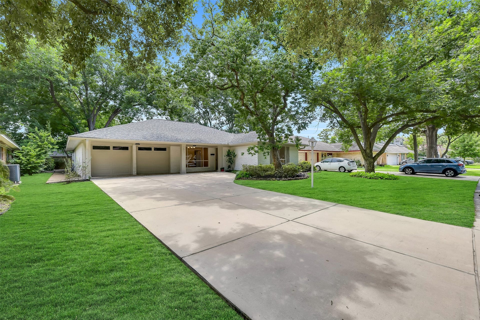 1617 Wavecrest Lane, Houston, TX 77062 1617 Wavecrest Lane, Houston, TX 77062