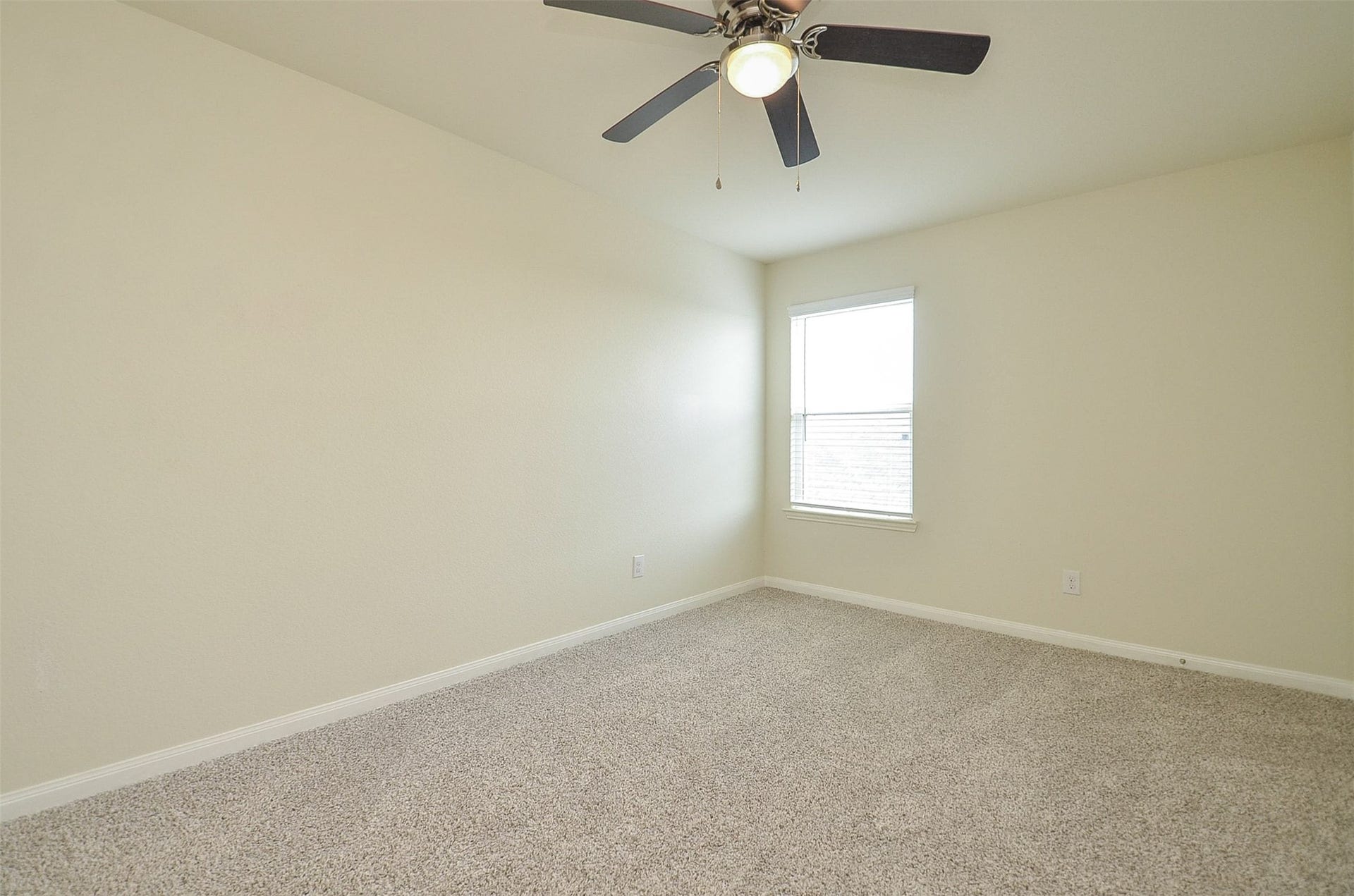 Large Secondary Bedroom.