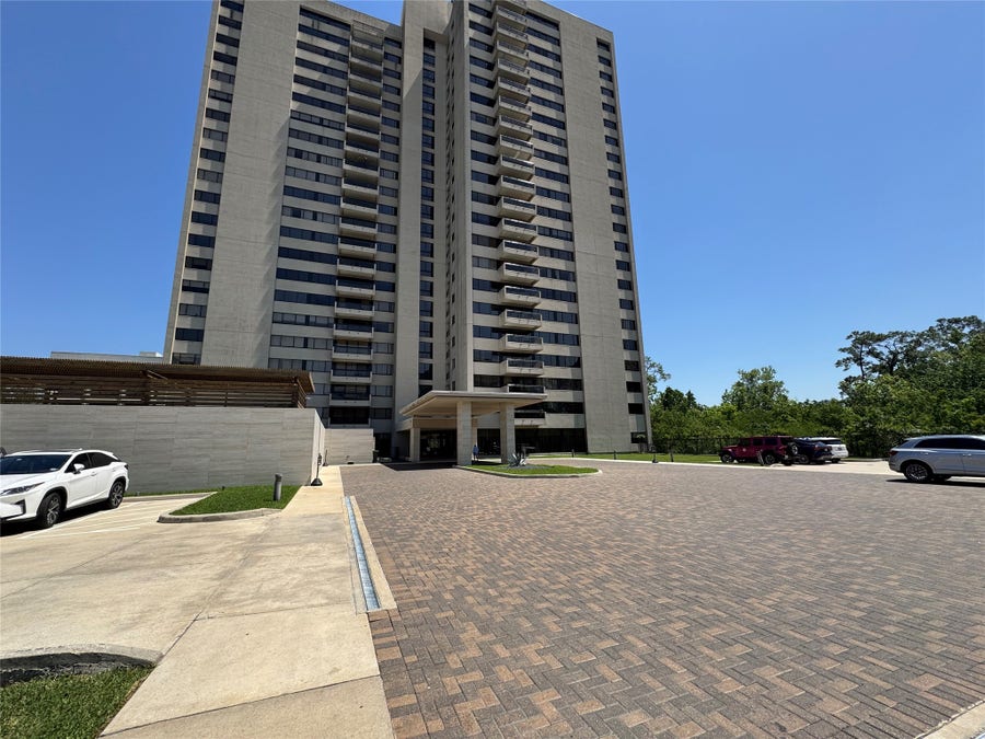 Property photo for 49 Briar Hollow Lane, #1201, Houston, TX