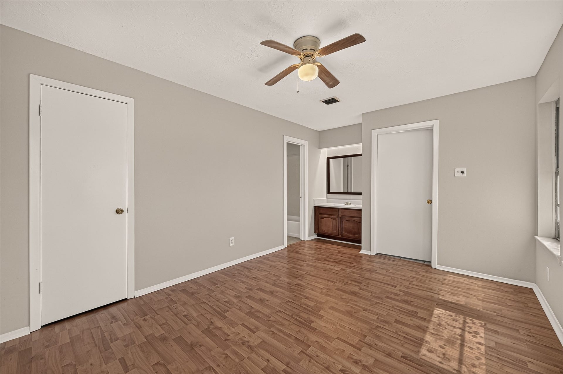 10135 Shell Rock Road, La Porte, TX 77571