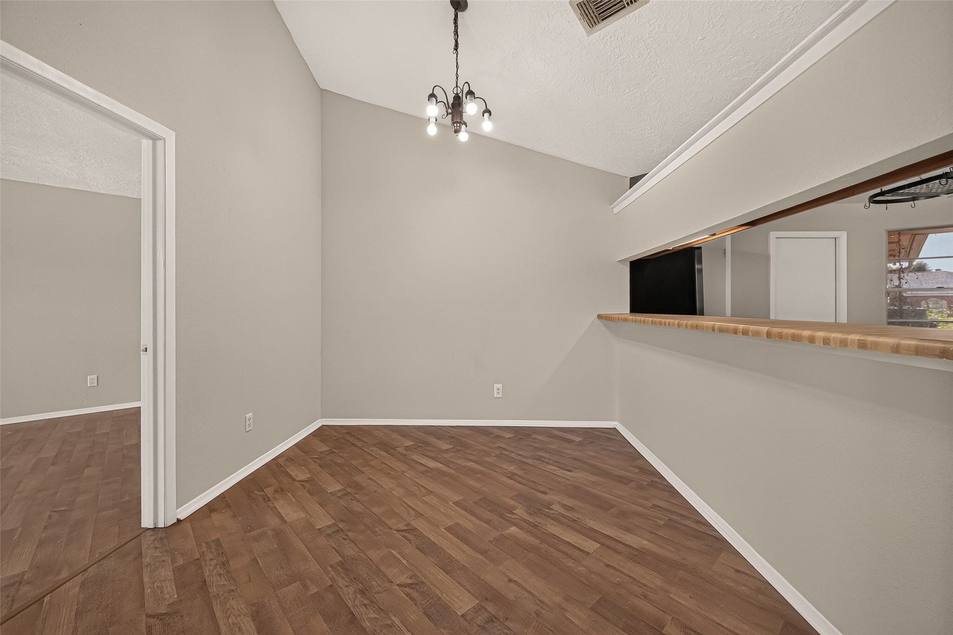 10135 Shell Rock Road, La Porte, TX 77571