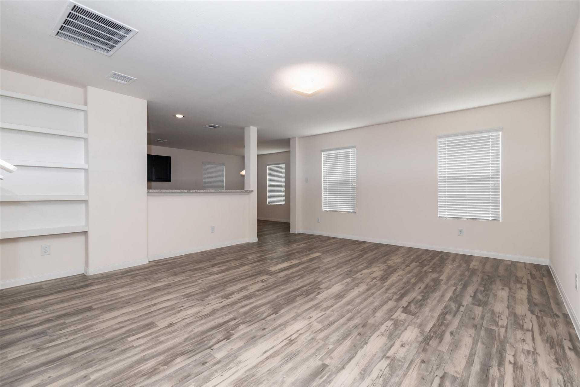 24314 Borelli Drive, Katy, TX 77493 Photos may be representative of the floor plan and not the exact home. Finishes, layout, and features of the actual property for lease may vary.