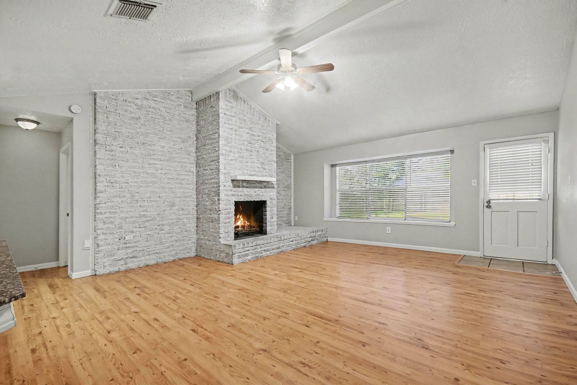 16923 Blackhawk Boulevard, Friendswood, TX 77546 16923 Blackhawk Boulevard, Friendswood, TX 77546