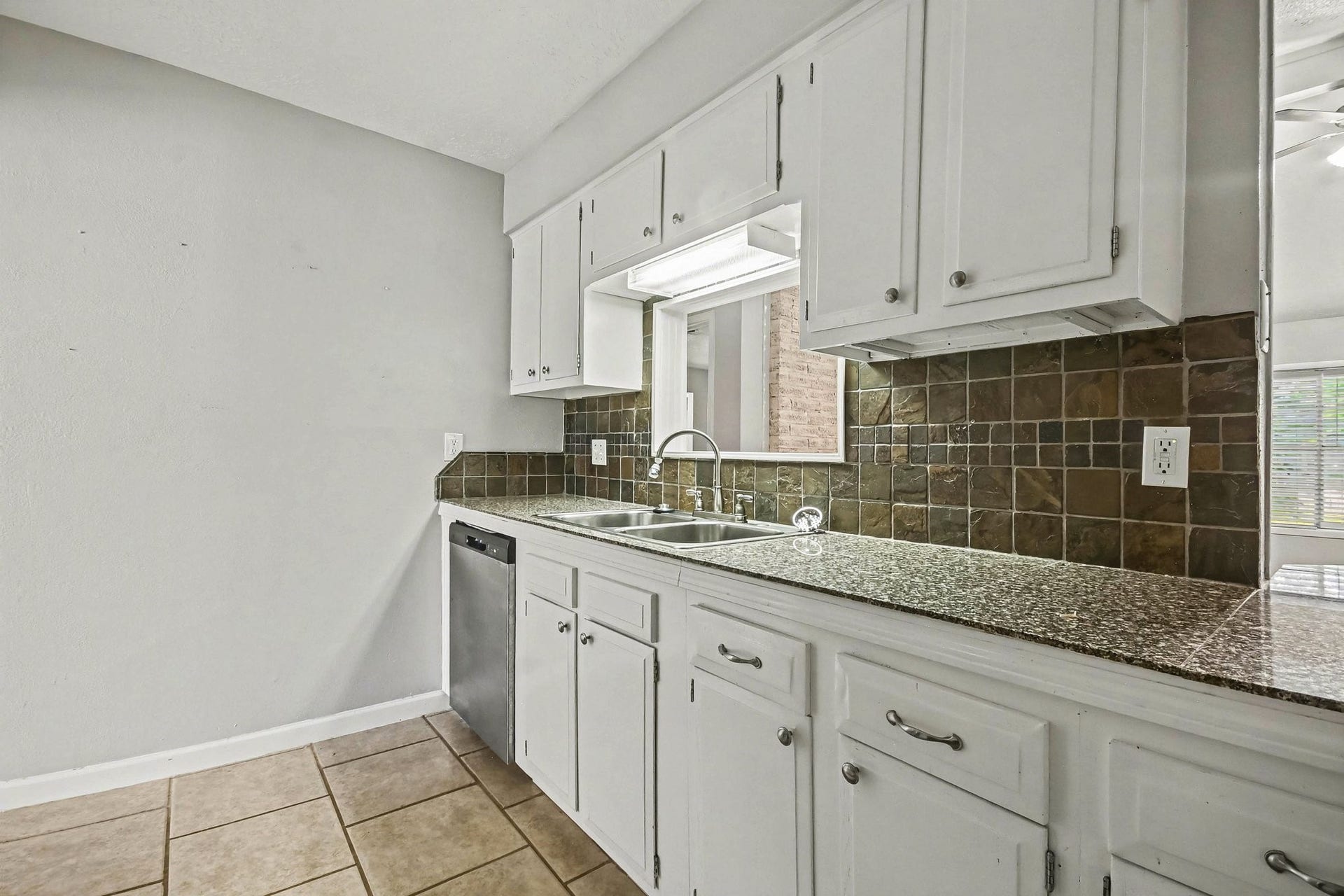 16923 Blackhawk Boulevard, Friendswood, TX 77546 16923 Blackhawk Boulevard, Friendswood, TX 77546