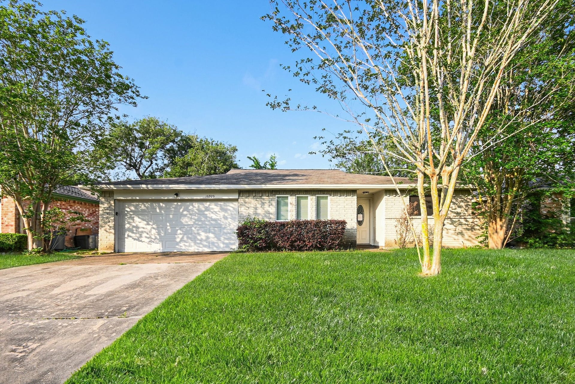 16923 Blackhawk Boulevard, Friendswood, TX 77546 16923 Blackhawk Boulevard, Friendswood, TX 77546