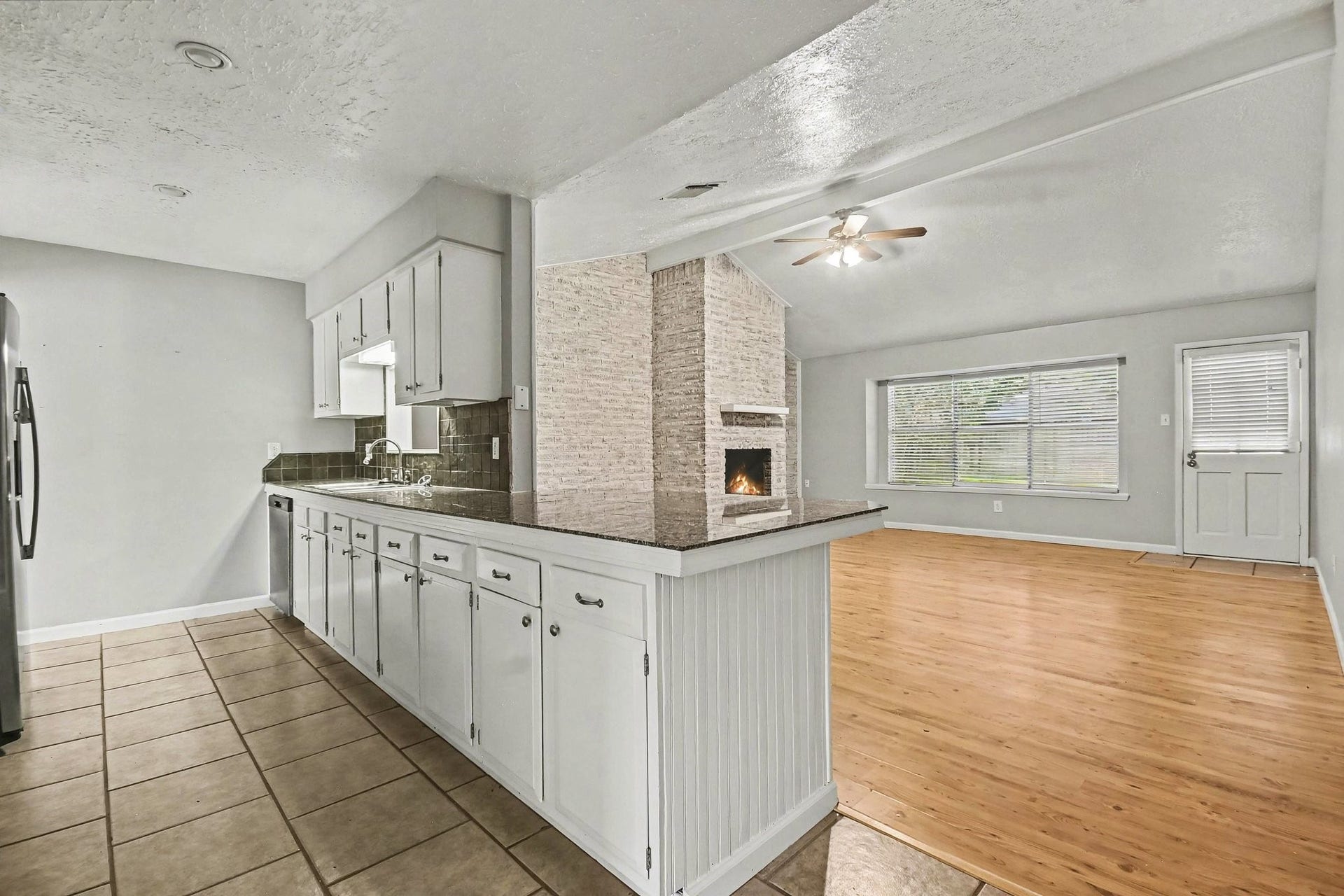 16923 Blackhawk Boulevard, Friendswood, TX 77546 16923 Blackhawk Boulevard, Friendswood, TX 77546
