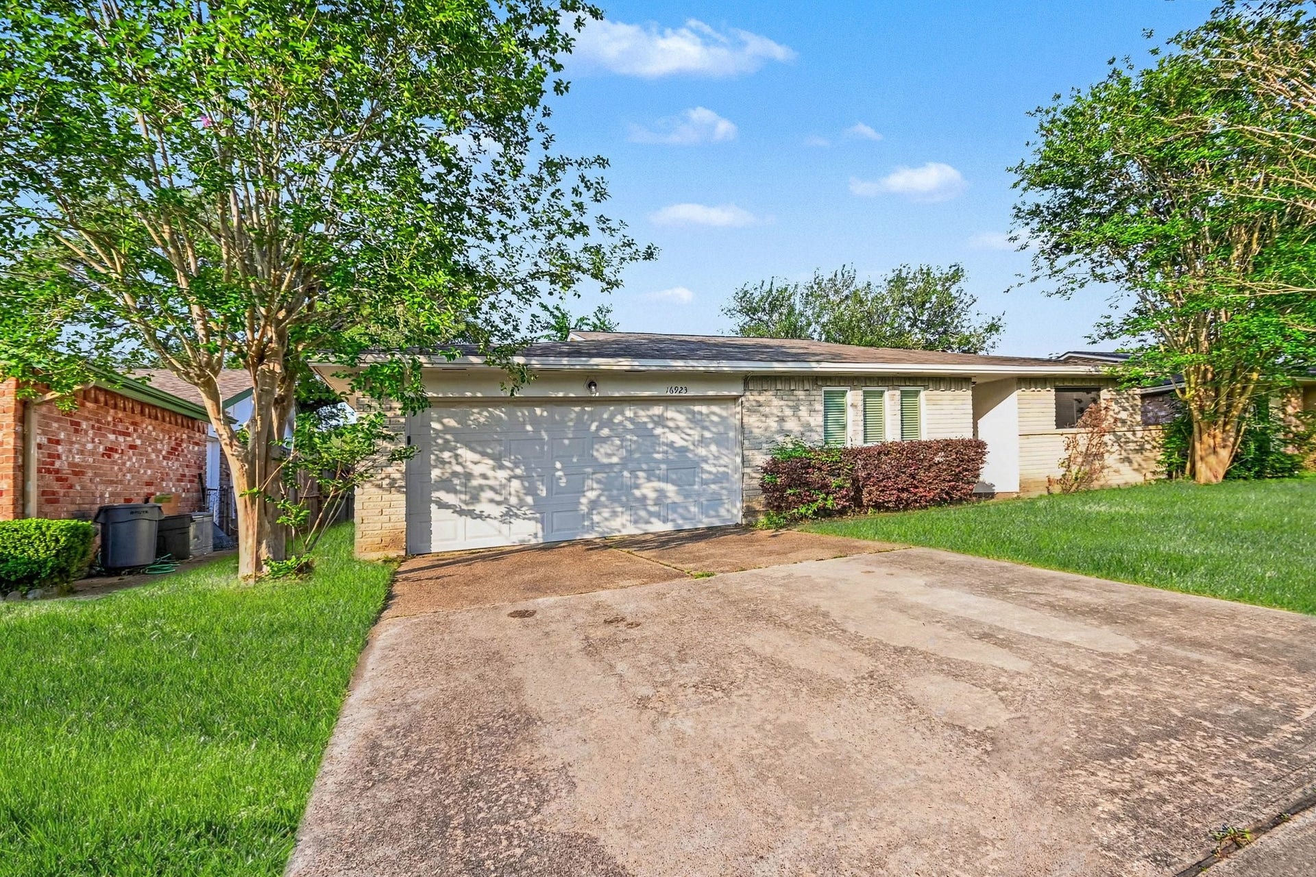 16923 Blackhawk Boulevard, Friendswood, TX 77546 16923 Blackhawk Boulevard, Friendswood, TX 77546