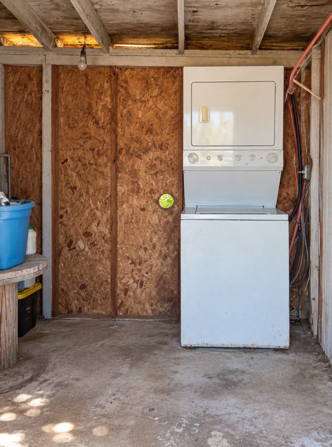 Garage Apartment(AI Renovated, The Toilet & Shower requirded to be installed)