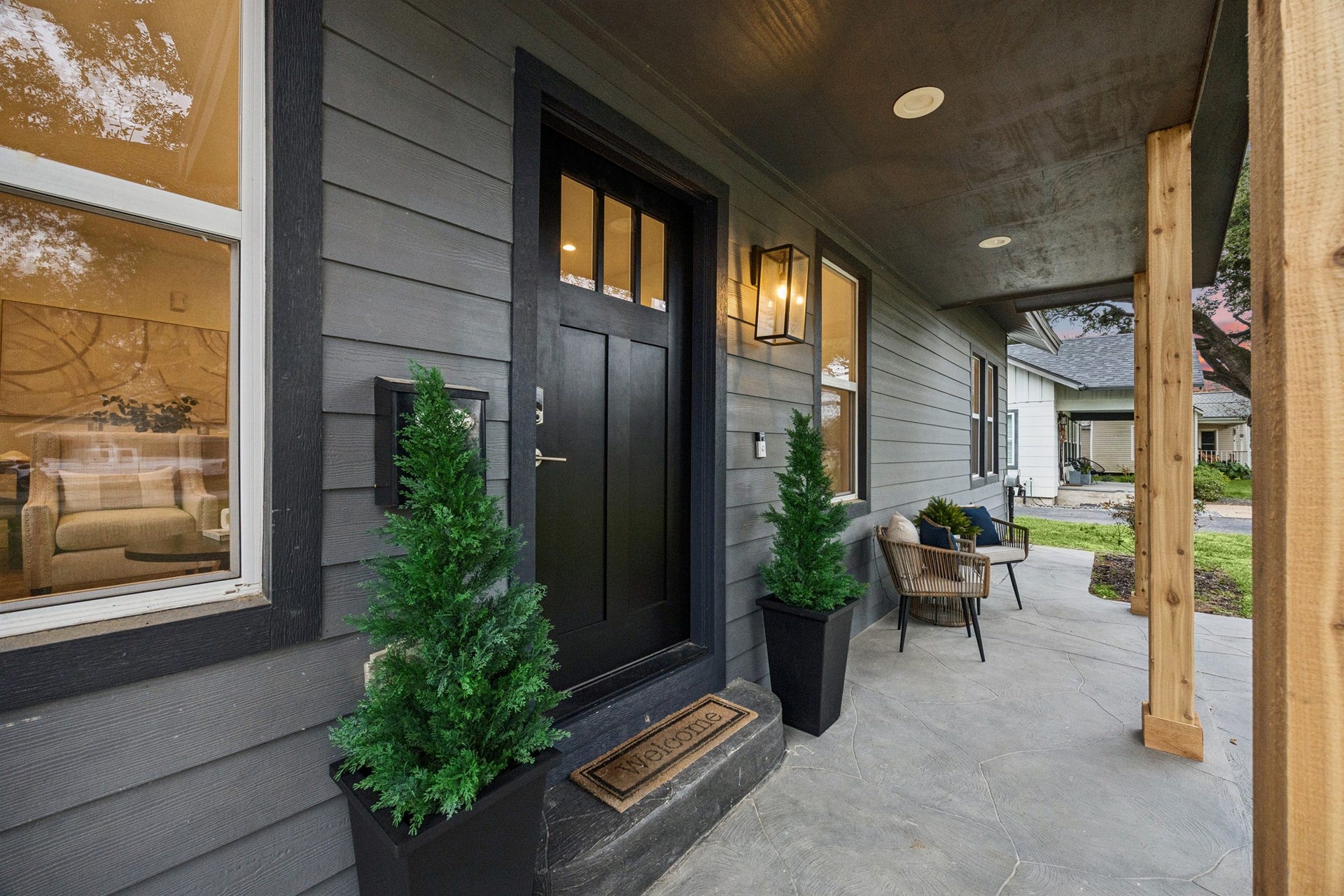 711 4th Street, Sealy, TX 77474 Warm front porch perfect for welcoming your guests.