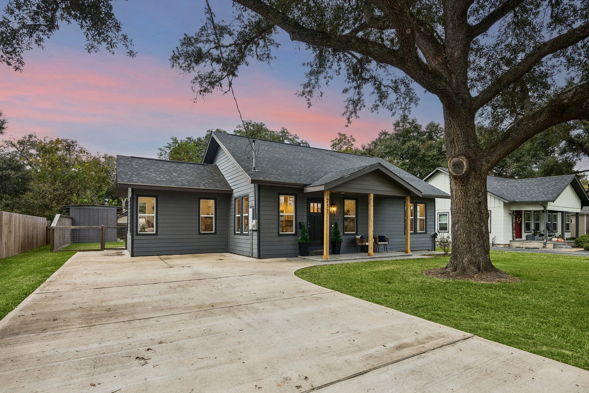 711 4th Street, Sealy, TX 77474 Newly updated 3-Nedroom, 2-bath home offers small-town charm with convenient access to I-10.