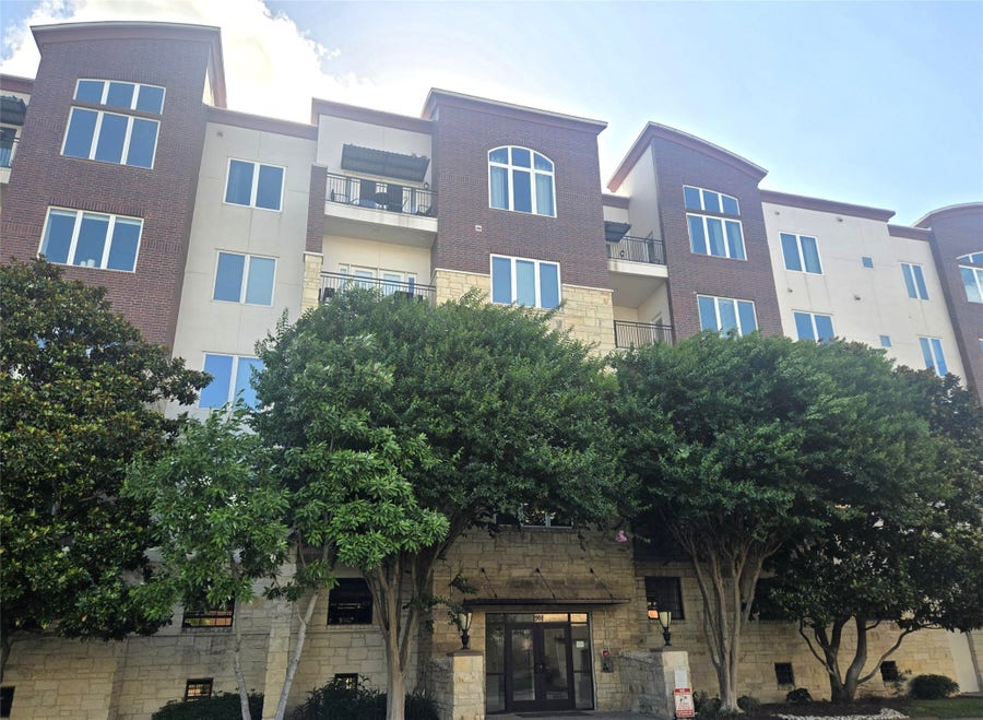 Property photo for 1900 Genesee Street, #207, Houston, TX
