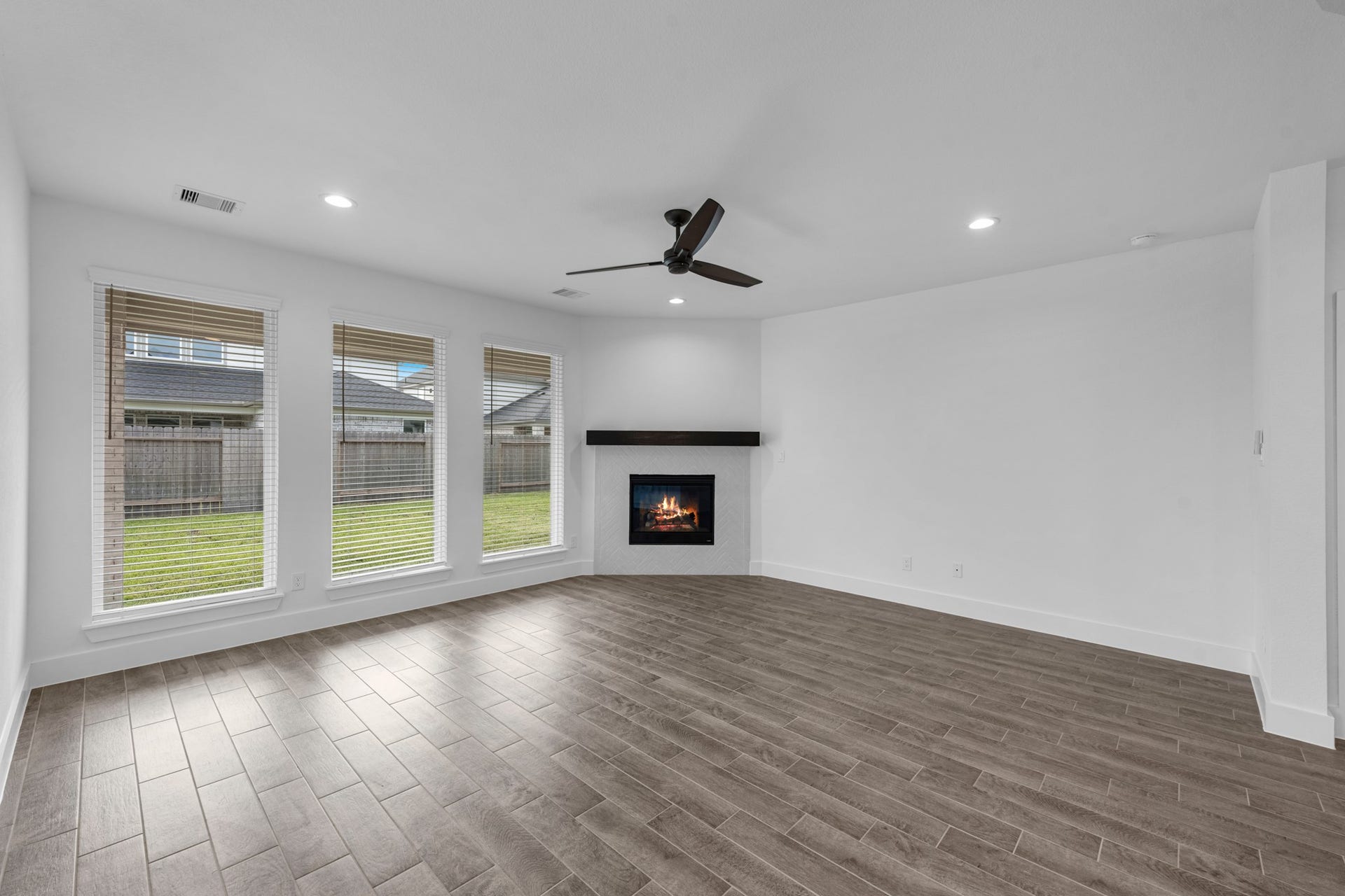 4526 Breezewood Drive, Rosenberg, TX 77471