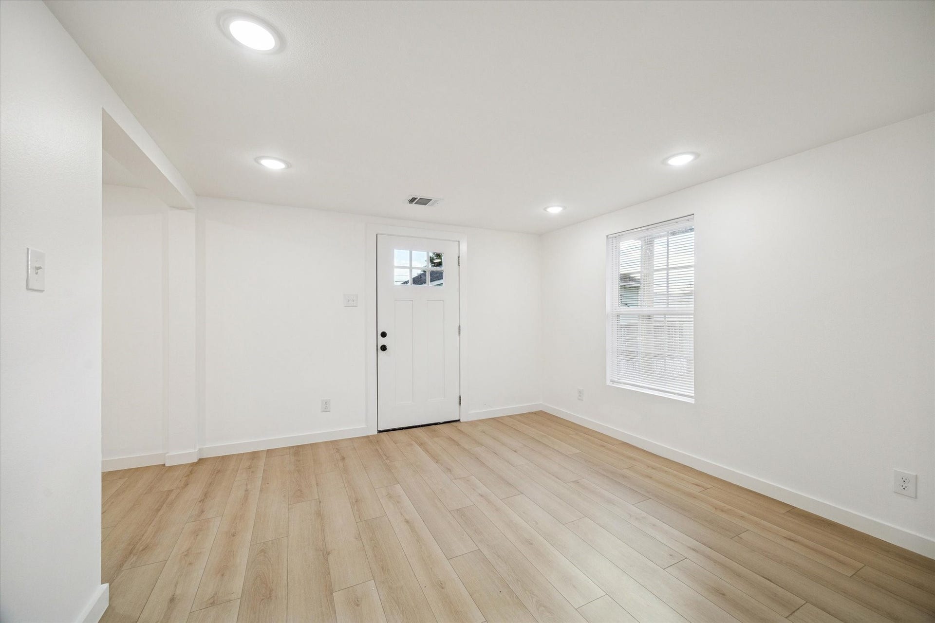 711 E 32nd Street, #A, Houston, TX 77022 711 E 32nd Street, #A, Houston, TX 77022