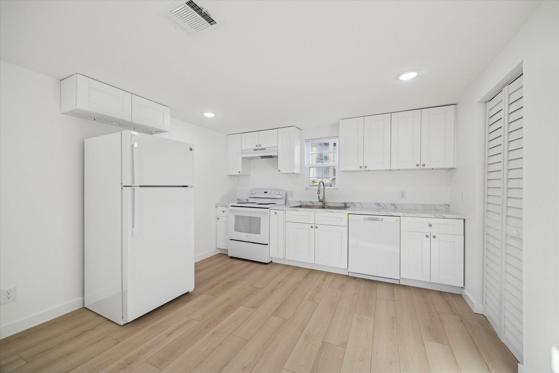 711 E 32nd Street, #A, Houston, TX 77022 711 E 32nd Street, #A, Houston, TX 77022