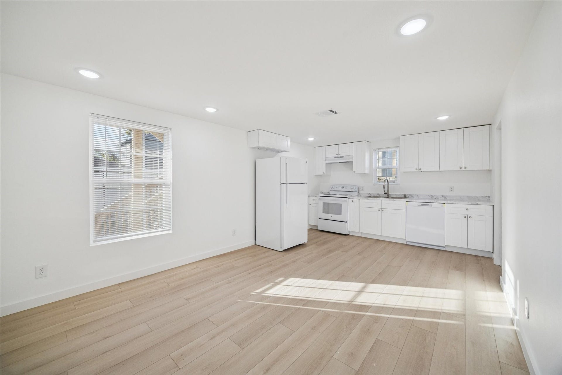 711 E 32nd Street, #A, Houston, TX 77022 711 E 32nd Street, #A, Houston, TX 77022
