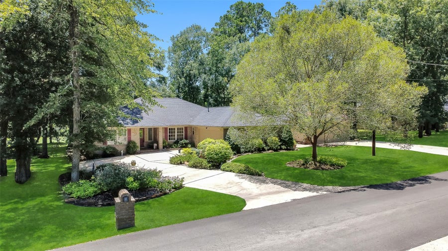 Property photo for 35 Blush Hill Drive, Conroe, TX
