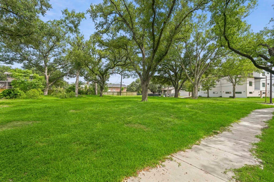 Property photo for 4827 Braesvalley Drive, Houston, TX