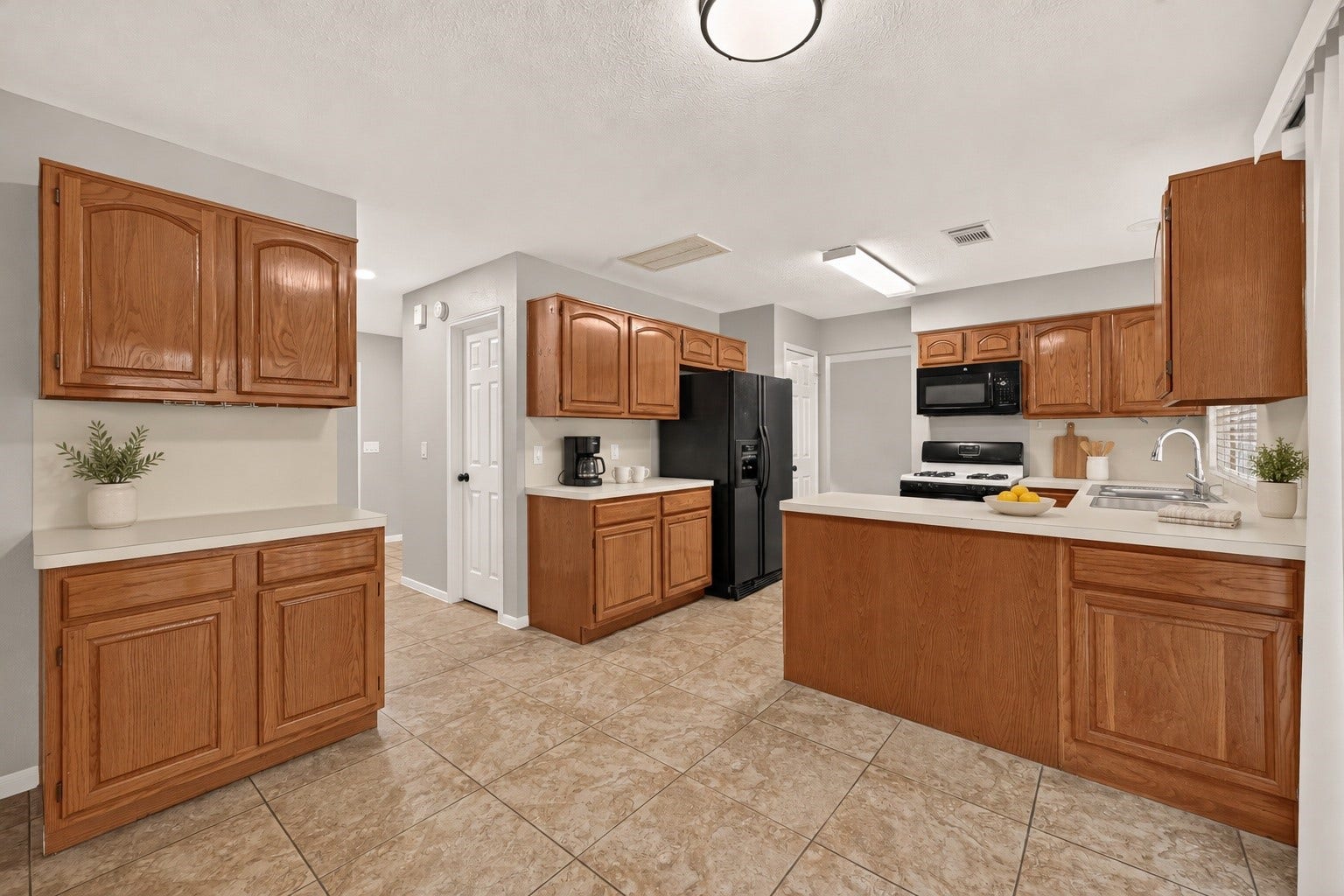 7410 Magnolia Shadows Lane, Houston, TX 77095 Kitchen