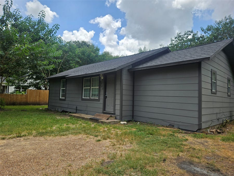 Property photo for 302 Grayless Street, Richmond, TX