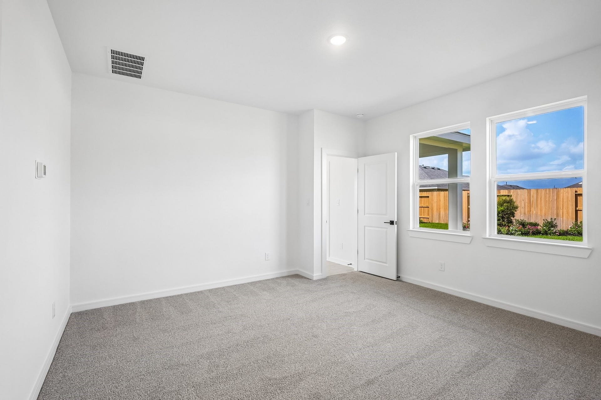 567 Day Station Drive, Dayton, TX 77535 Secluded primary suite