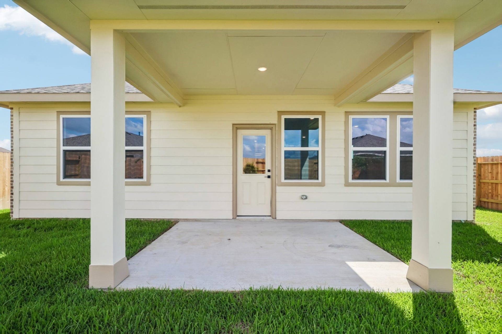 567 Day Station Drive, Dayton, TX 77535 Enjoy the outdoors on the covered patio