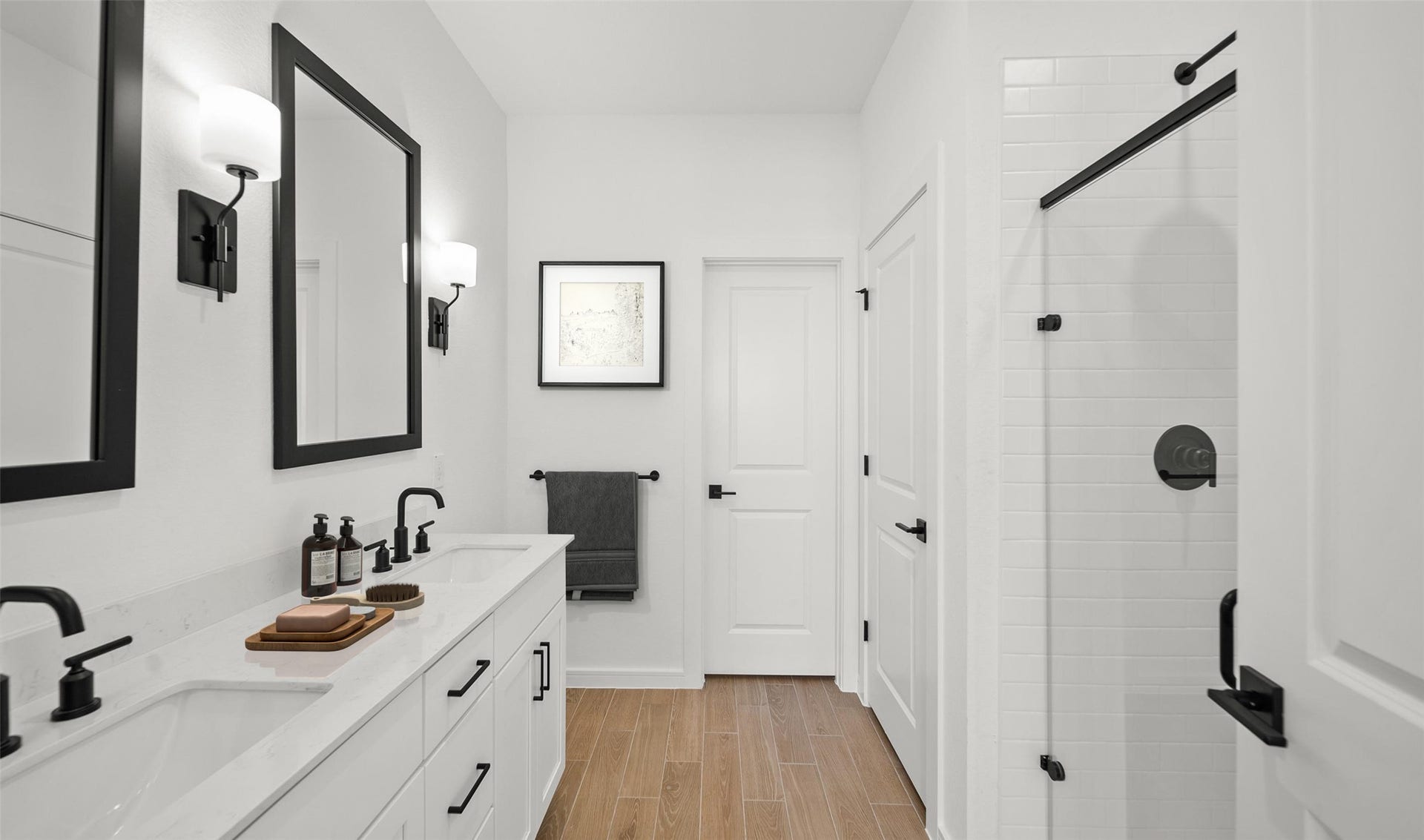 567 Day Station Drive, Dayton, TX 77535 Tranquil primary bath (*Photo not of actual home and used for illustration purposes only.)