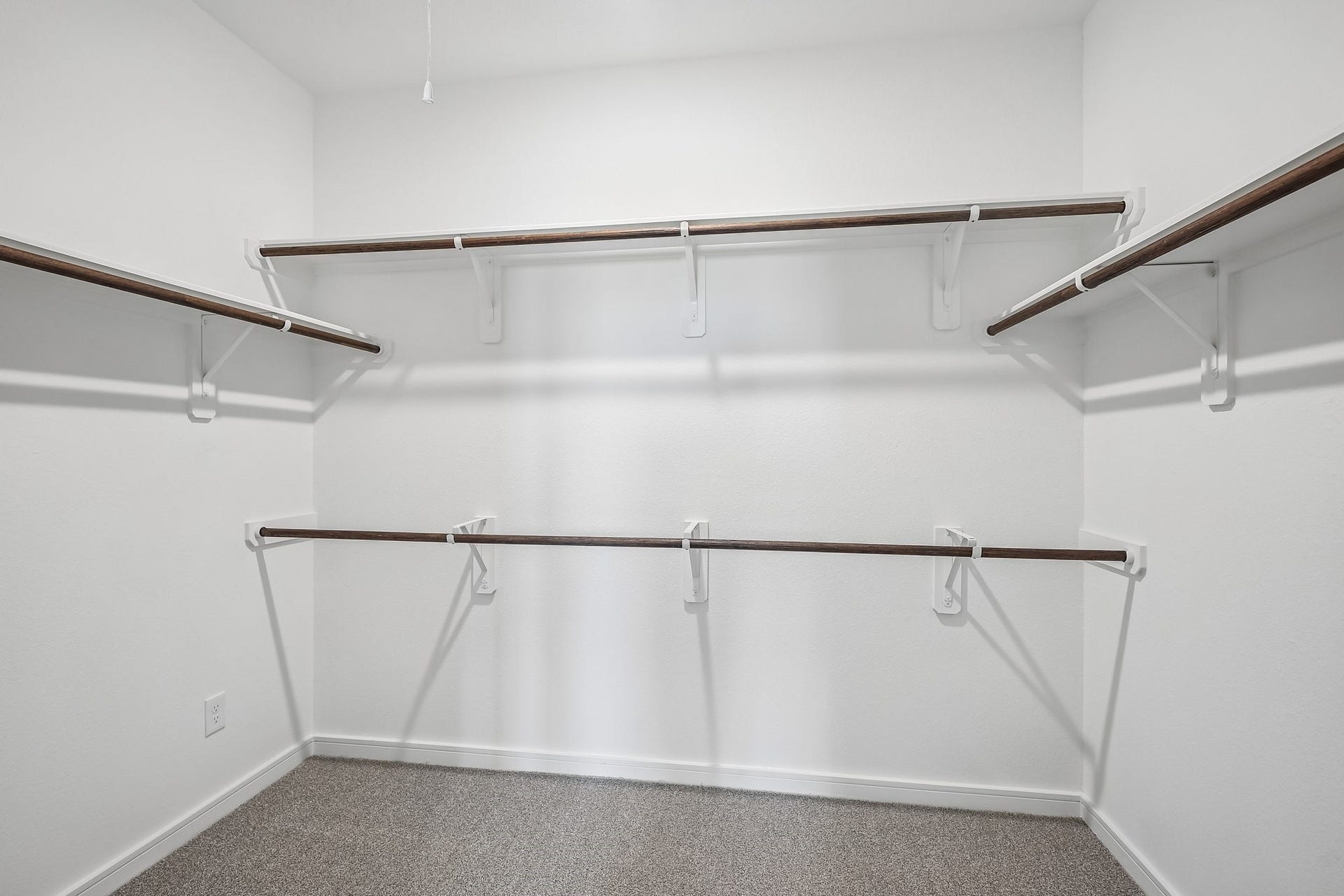 567 Day Station Drive, Dayton, TX 77535 Primary walk-in closet