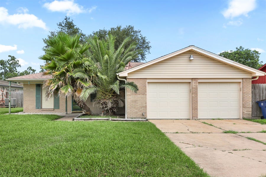 Property photo for 2714 5th Avenue N, Texas City, TX