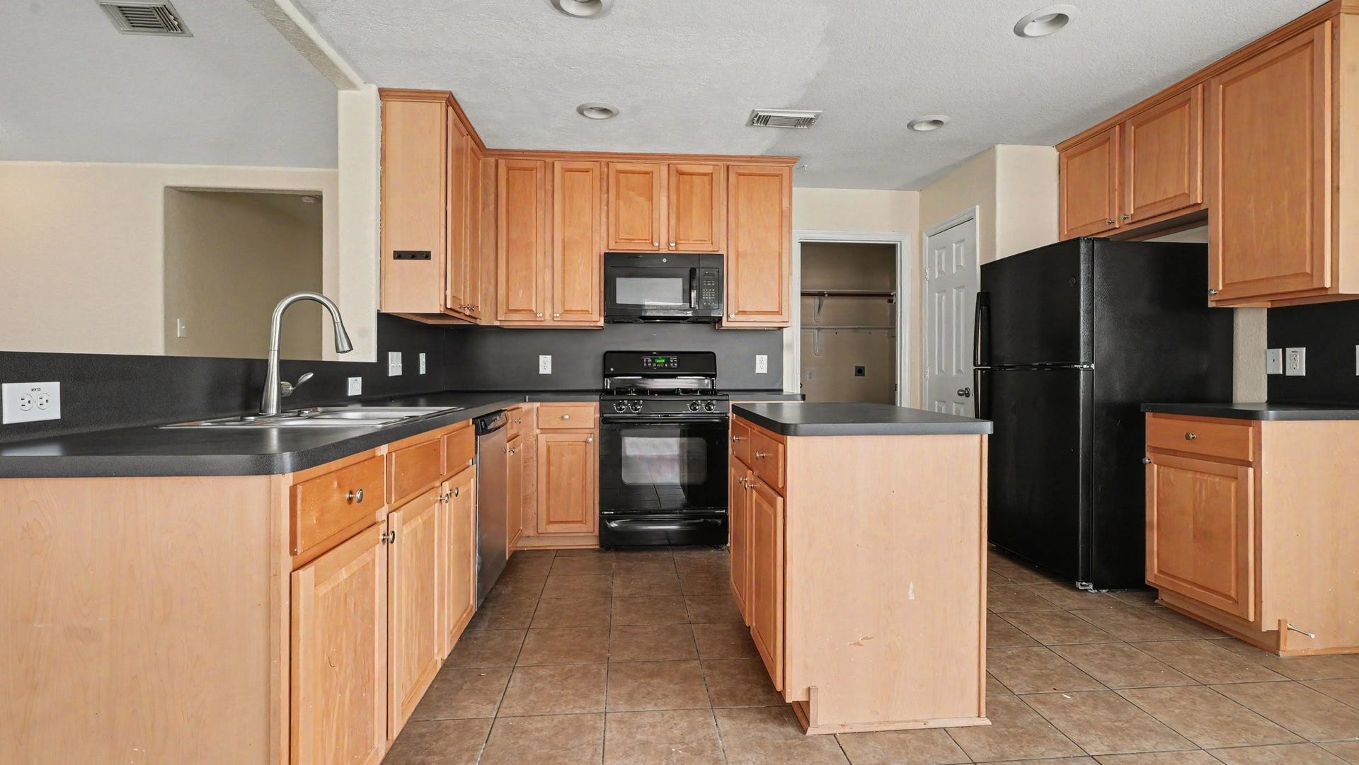 3034 Ripple Bend Court, Pearland, TX 77581 3034 Ripple Bend Court, Pearland, TX 77581