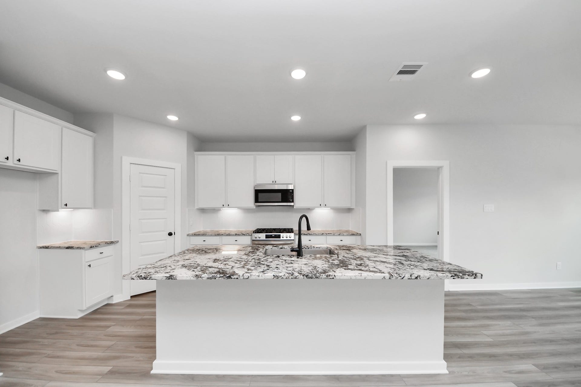 71 Leon Way, Dayton, TX 77535