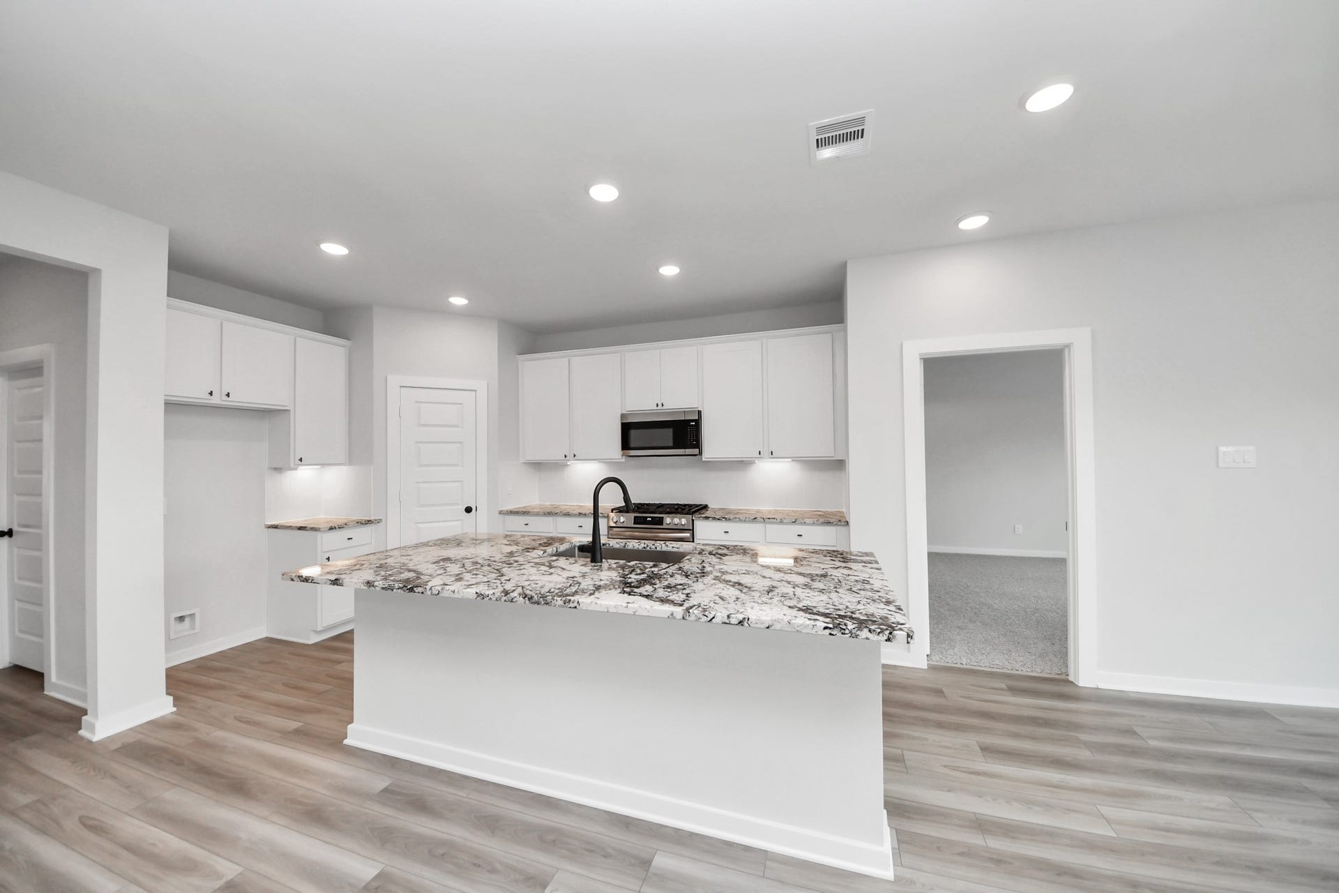 71 Leon Way, Dayton, TX 77535