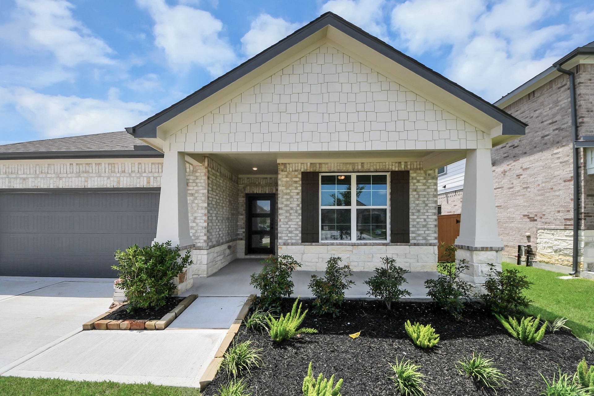 71 Leon Way, Dayton, TX 77535