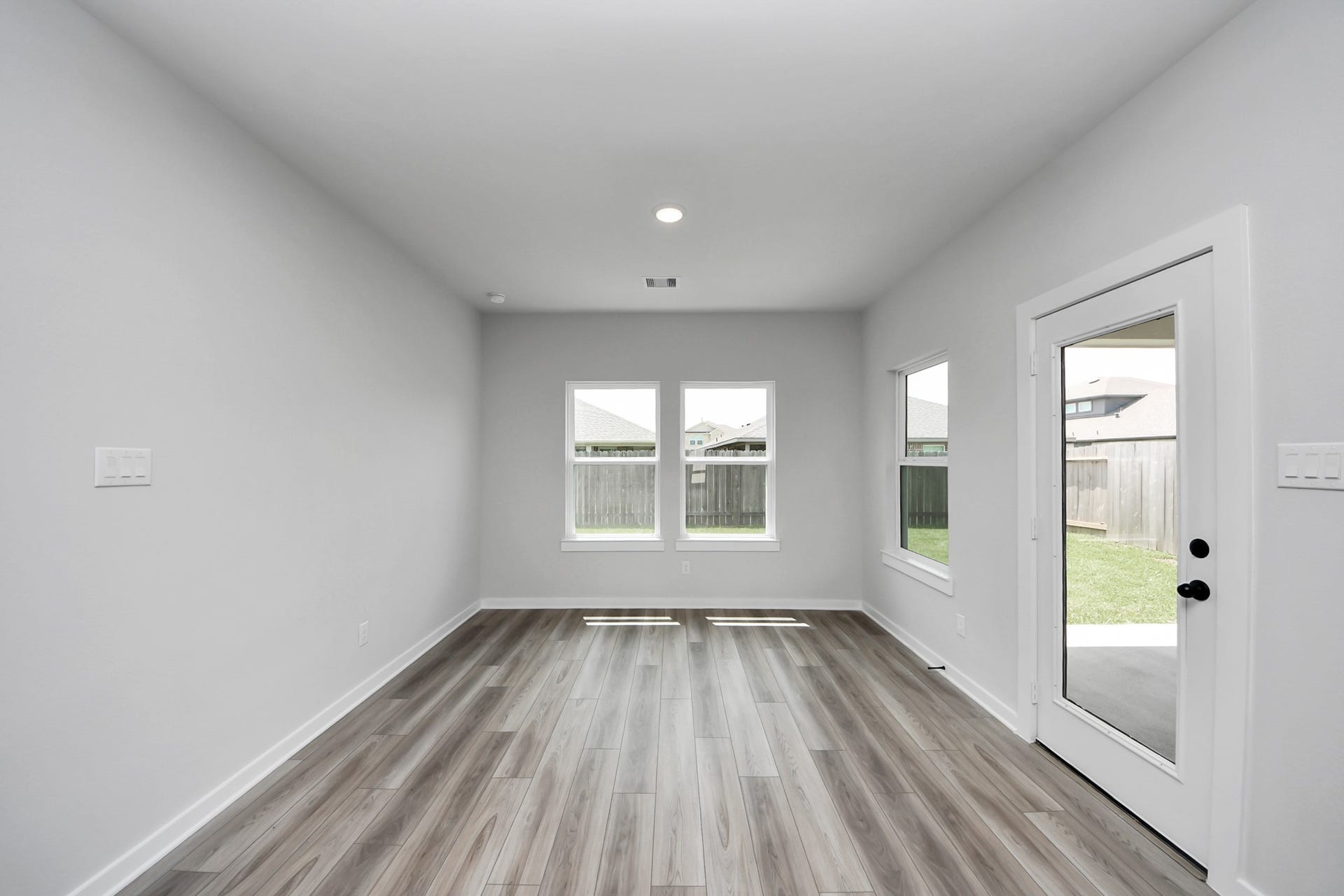 71 Leon Way, Dayton, TX 77535