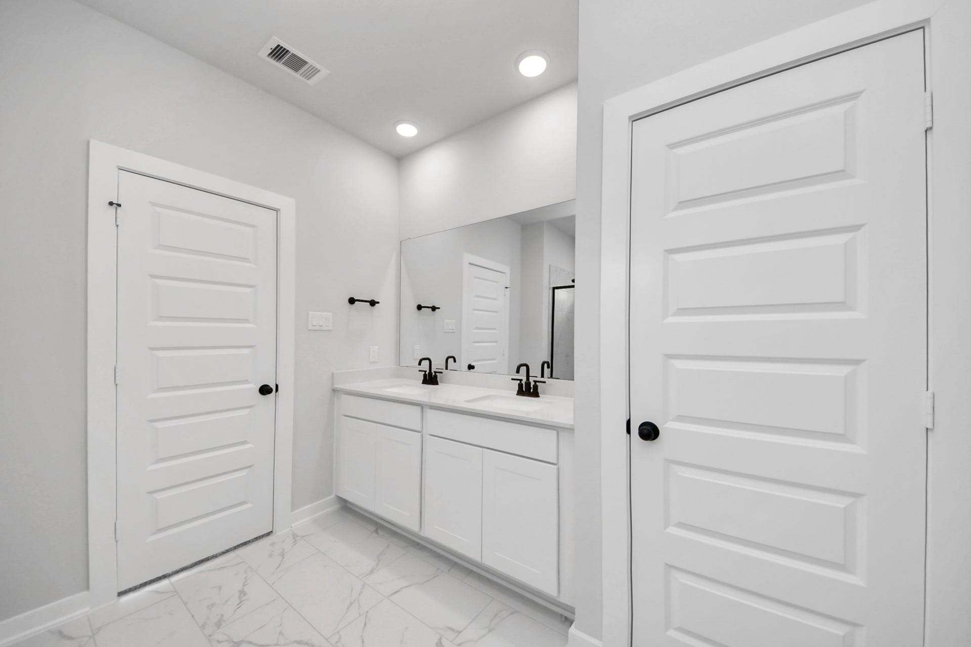 71 Leon Way, Dayton, TX 77535