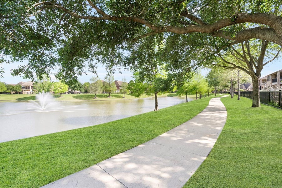 Property photo for 1243 Glenwood Canyon Lane, Houston, TX