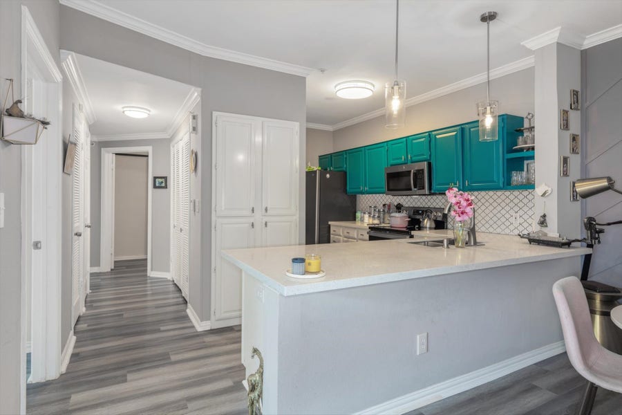 Property photo for 2111 Welch Street, #B201, Houston, TX
